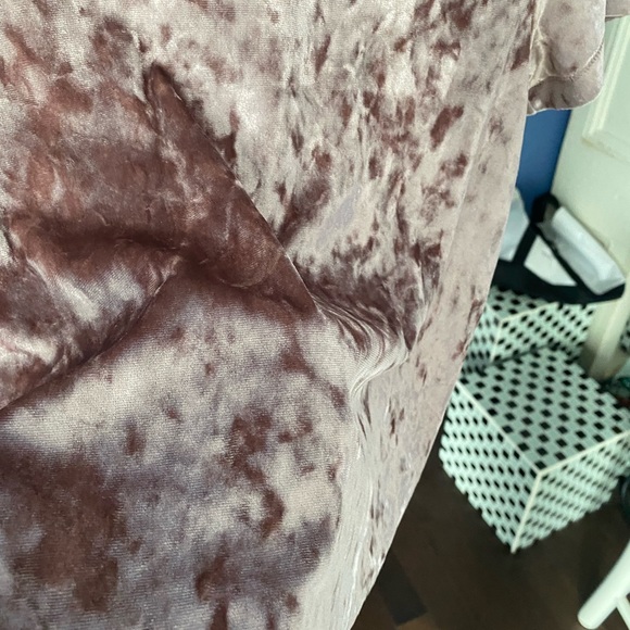 Crushed velvet mock neck top - Picture 2 of 4